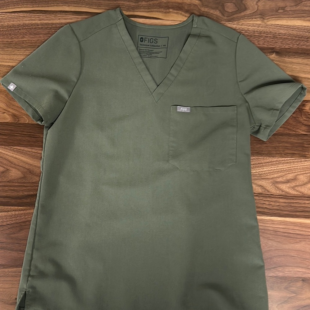 Figs Technical Collection one pocket scrub top